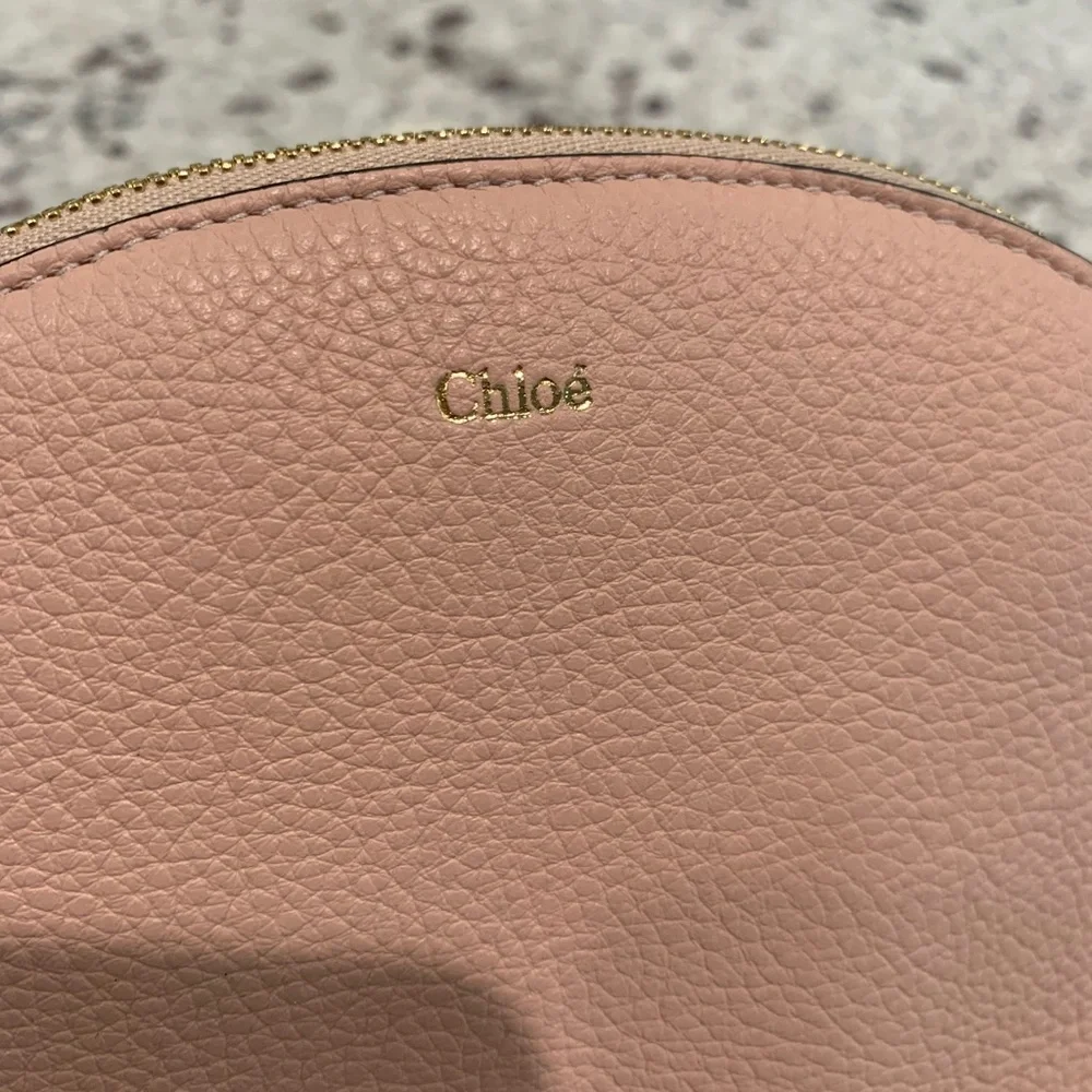 New CHLOE Calfskin Alphabet Round Cosmetic Makeup Case Bag Toiletry Blush Nude‎